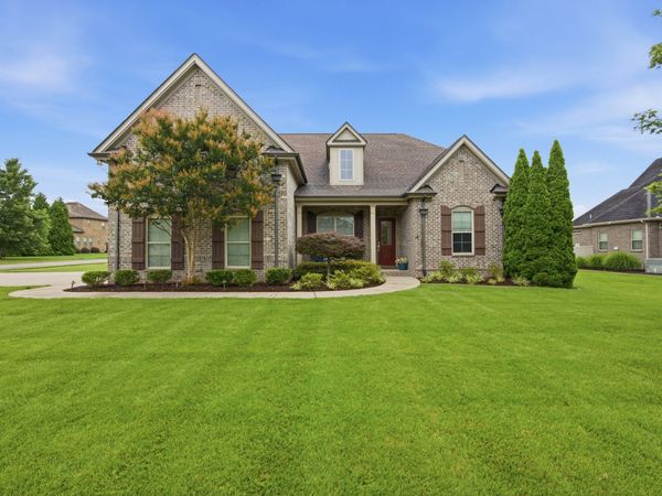2734 Wynthrope Hall Dr , Murfreesboro, TN 37129