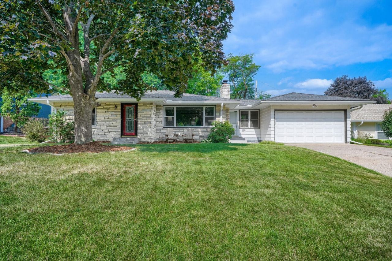 3705 Abbott Avenue N, Robbinsdale, MN 55422 Main Photo