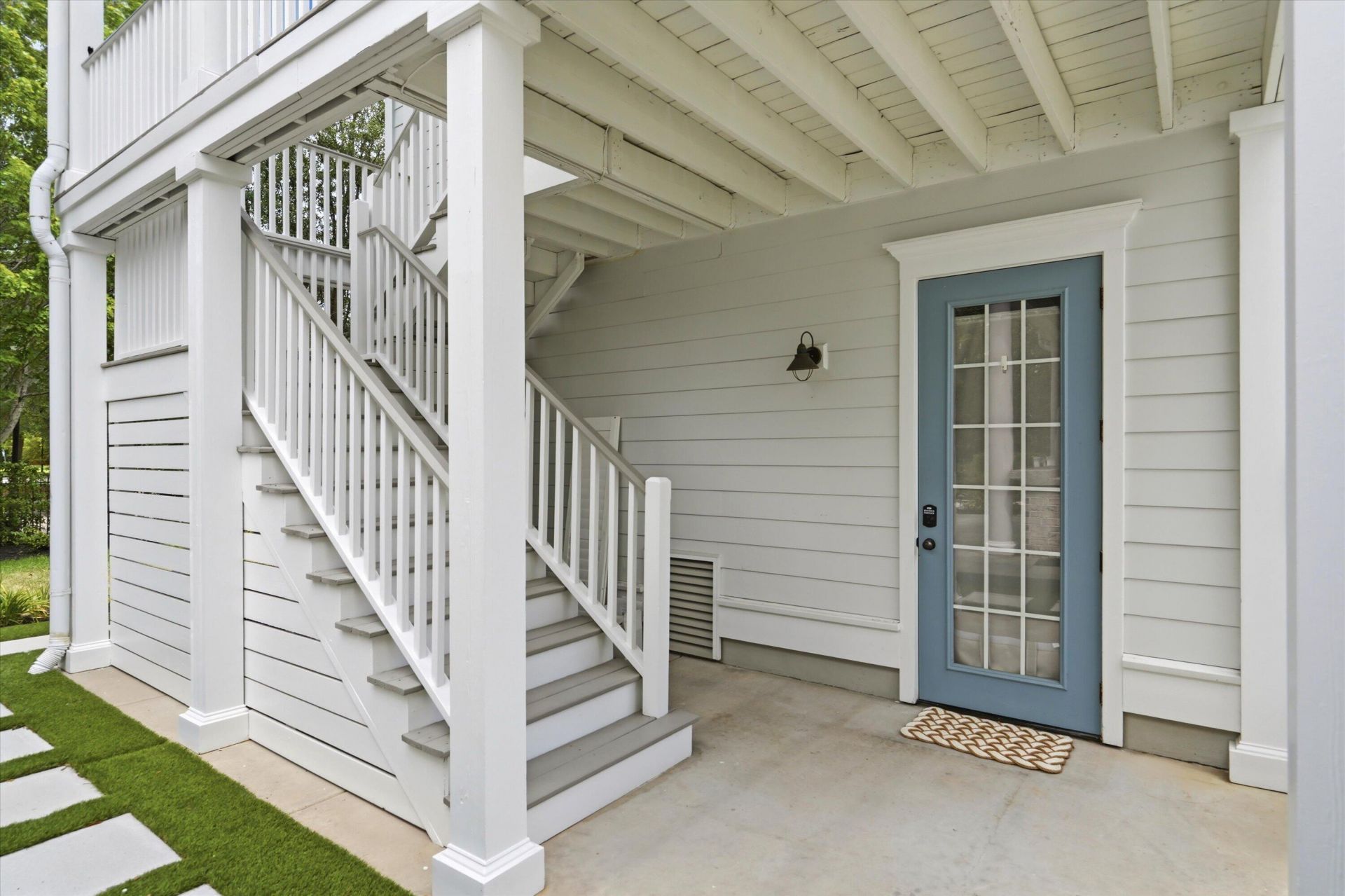 2402 Settlers Street Photo 49
