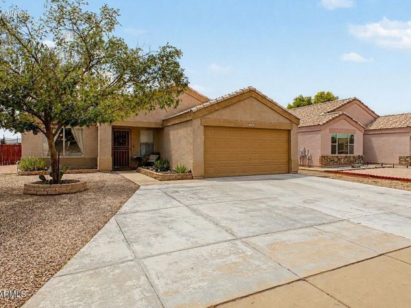 2046 S RENNICK Drive, Apache Junction, AZ 85120