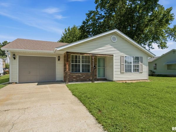 1412 W WALNUT Street, Marion, IL 62959