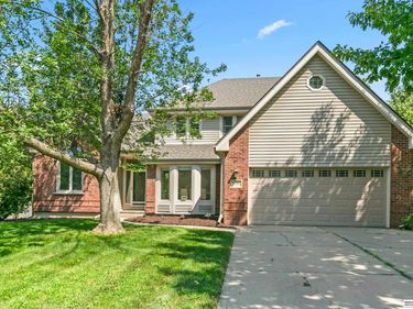 13734 Hillsborough Drive, Omaha, NE 68164