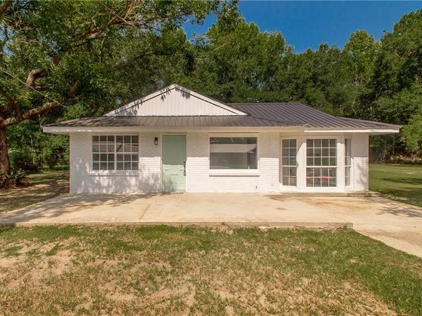 1311 VICTORIA Street , Bogalusa, LA 70427