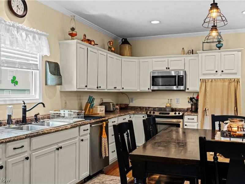 1025 3rd Street , Brilliant, OH 43913 Photo 6