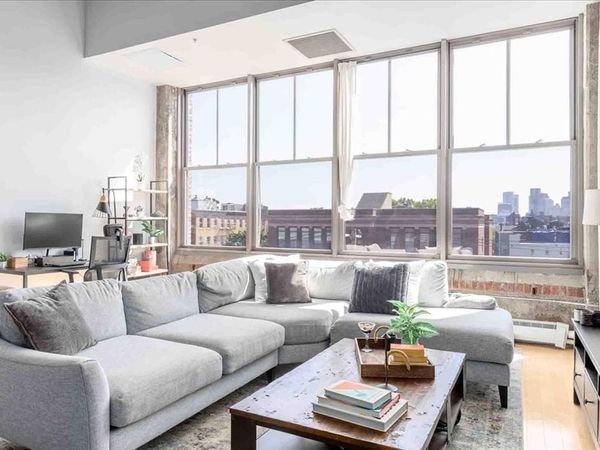 156 Porter St, Unit 320, Boston, MA 02128
