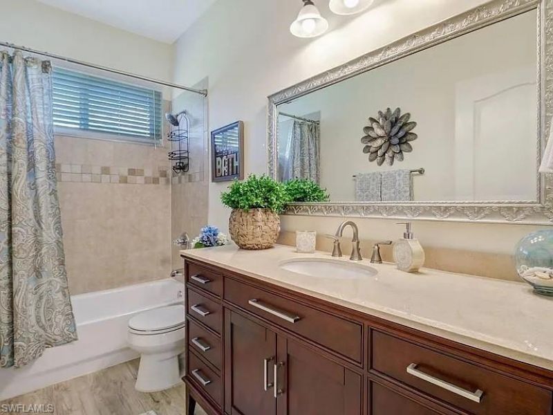 833 Mount Hood Ct, Naples, FL 34104 Photo