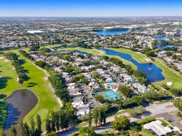 1391 E GOLFVIEW Drive, Unit 1391, Pembroke Pines, FL 33026