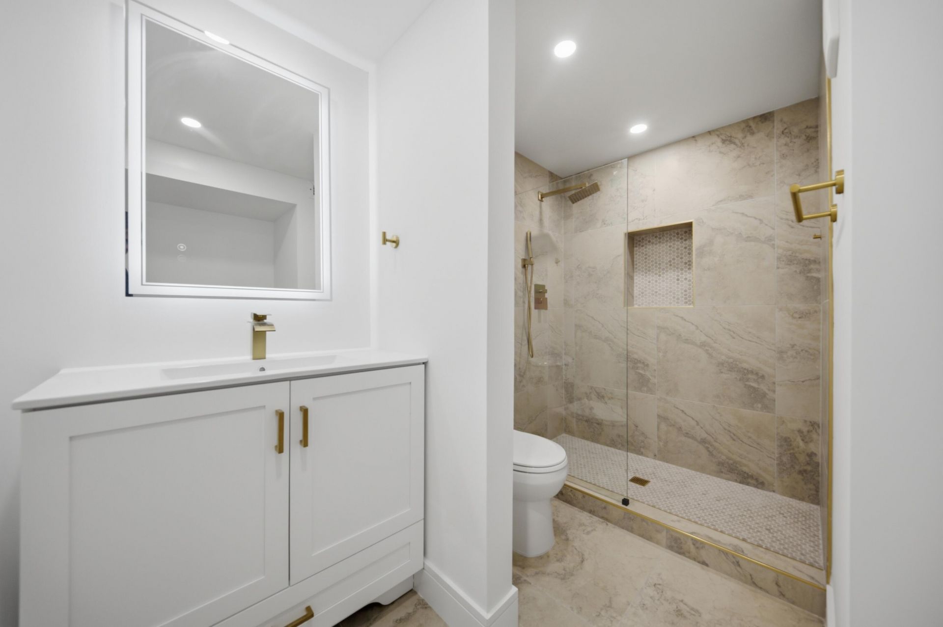 1391 E Golfview Drive, Unit 1391, Pembroke Pines, FL 33026 Photo
