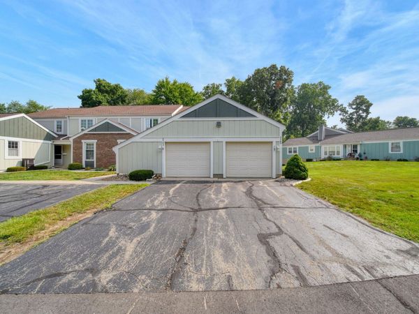 2760 Walden Woods Boulevard, Jackson, MI 49201