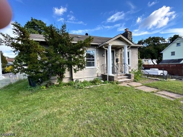 18 Union Ave, Bloomingdale, NJ 07403