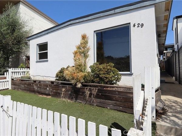 429 1/2 28th St., Hermosa Beach, CA 90254