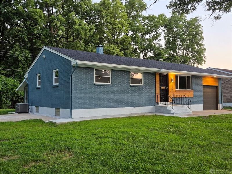 5050 Leedale Drive, Jefferson Township, OH 45417 Photo 2