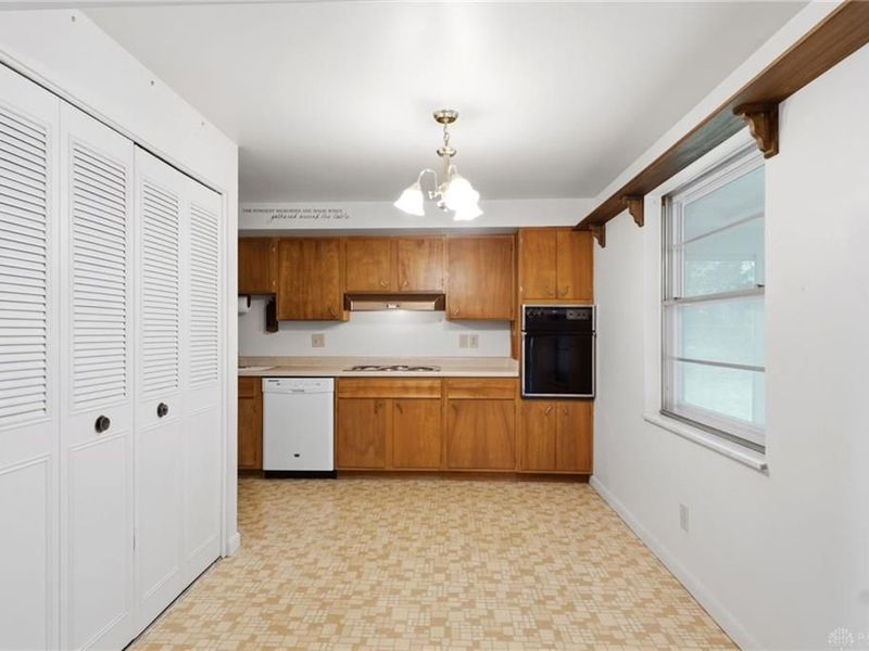 3669 Wenbrook Drive, Kettering, OH 45429 Photo 10
