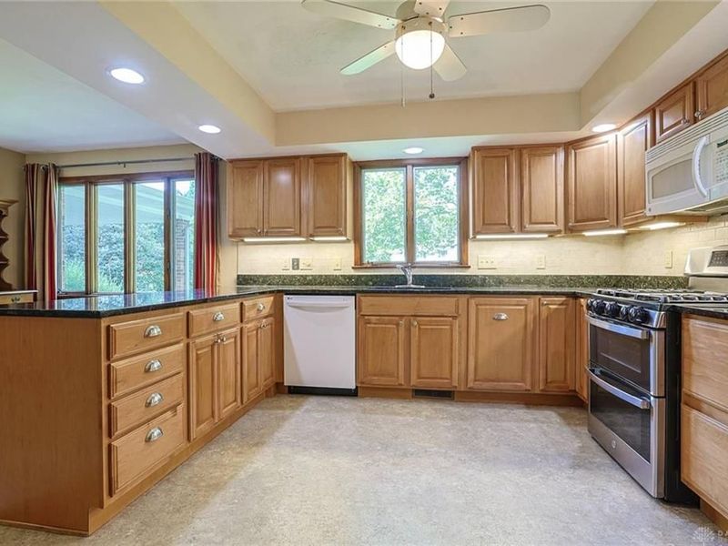 2727 Wellsford Drive, Springfield, OH 45503 Photo 20