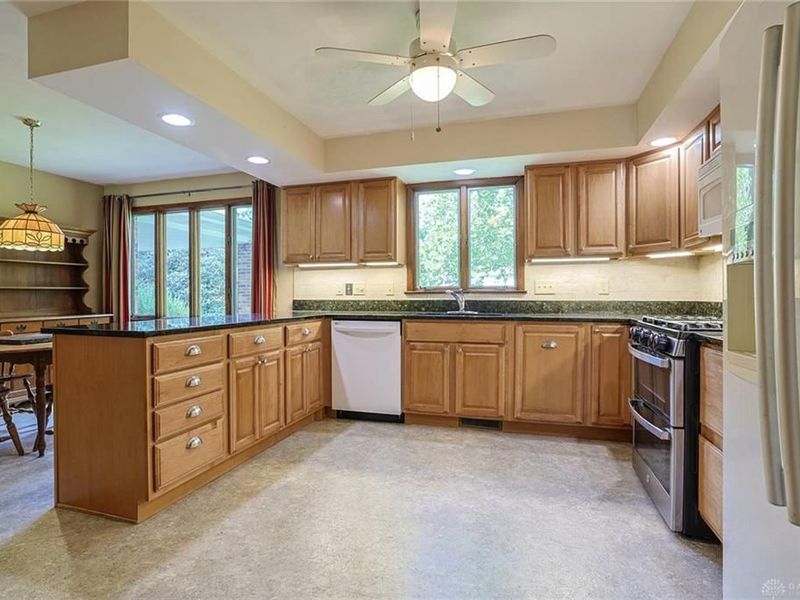 2727 Wellsford Drive, Springfield, OH 45503 Photo 21