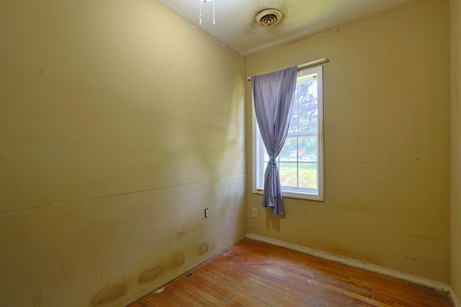 558 Cedar Dr.  Photo 11
