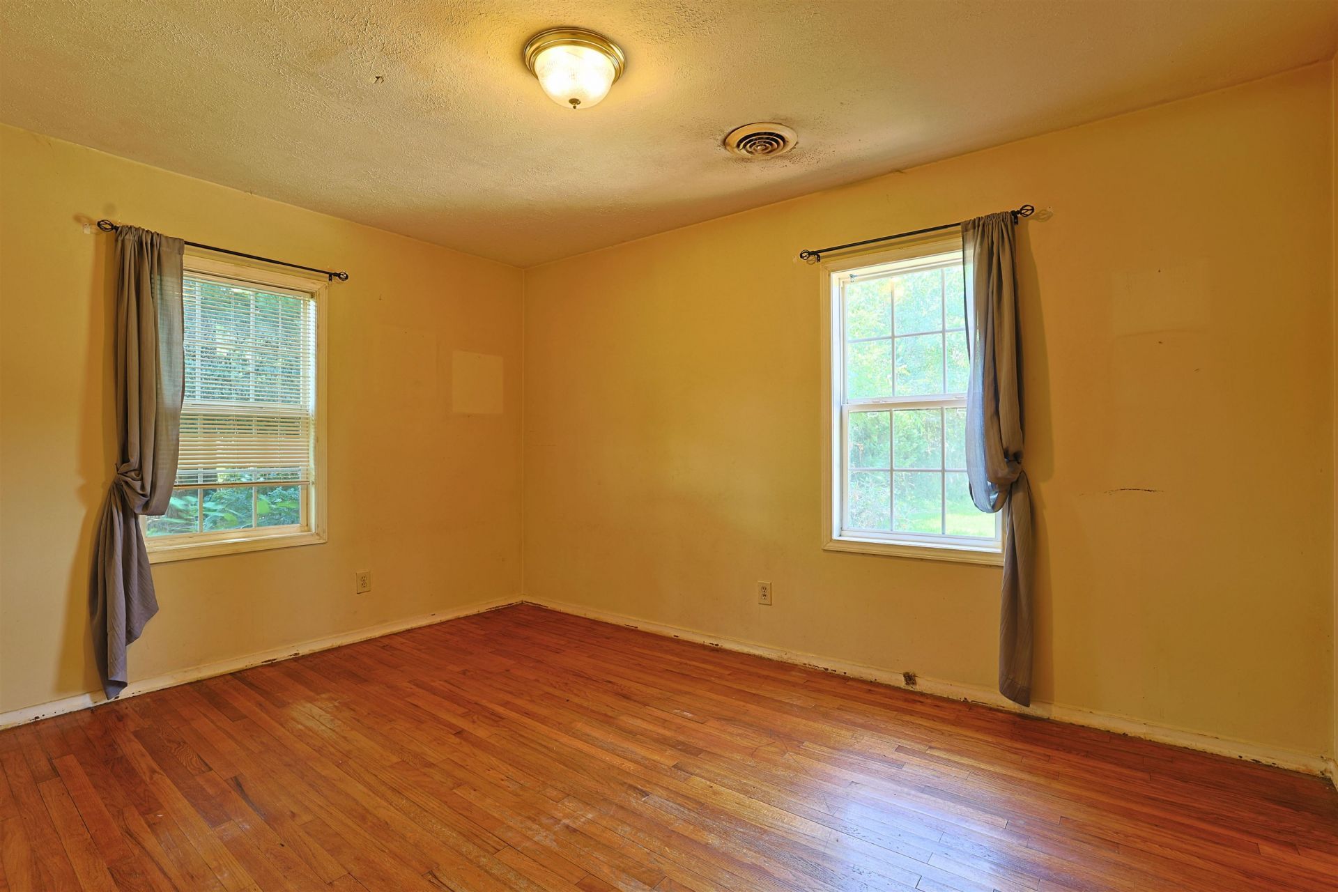 558 Cedar Dr.  Photo 13