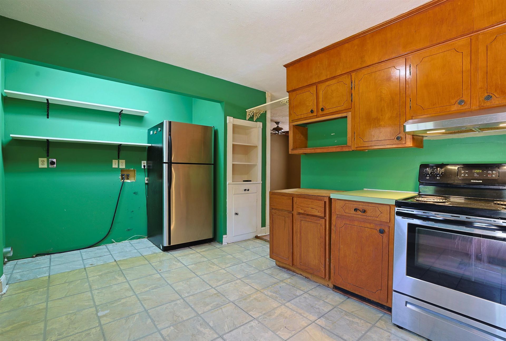 558 Cedar Dr.  Photo 7