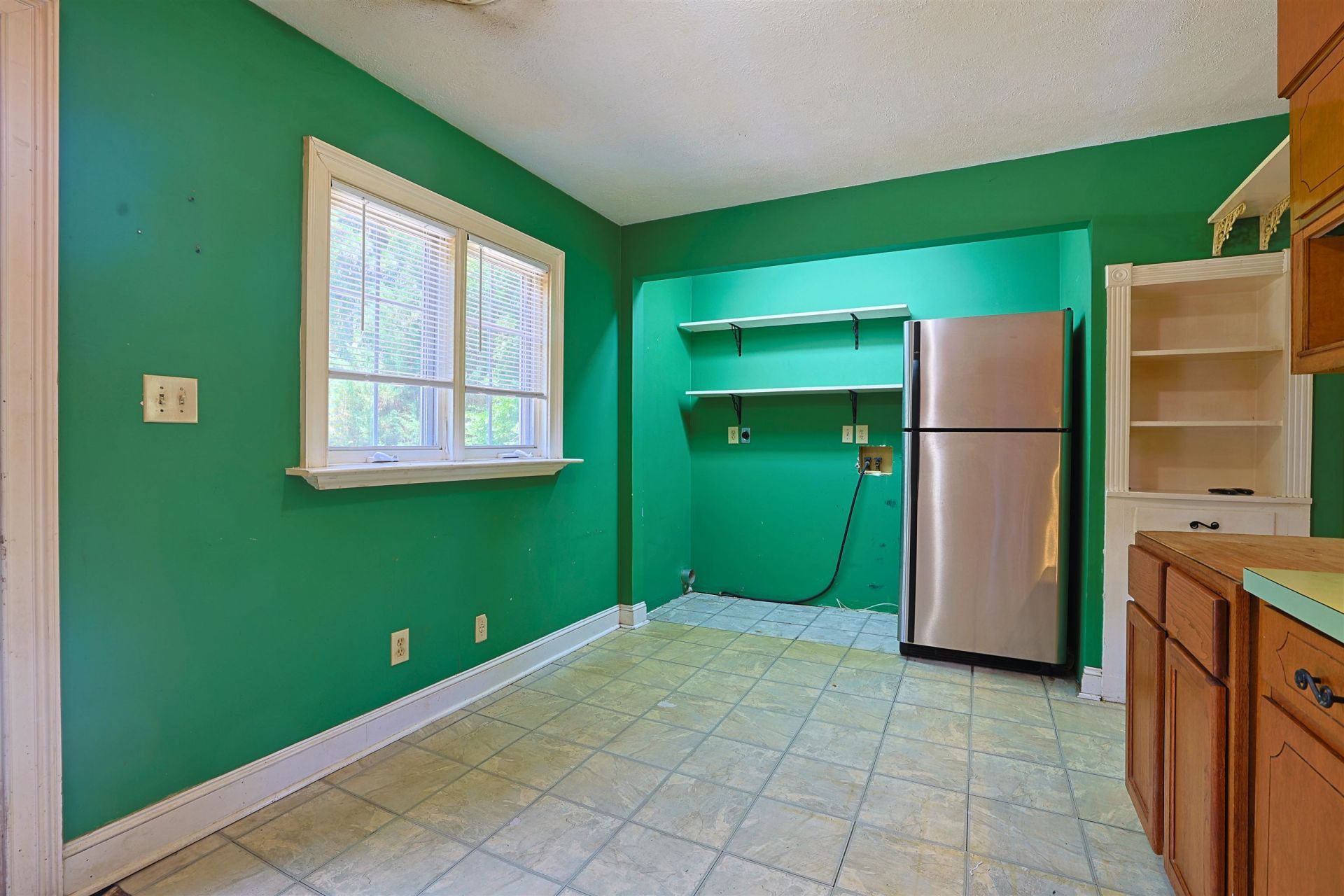 558 Cedar Dr.  Photo 8