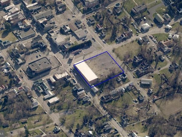 100 WEST STREET S, CHARLES TOWN, WV 25414