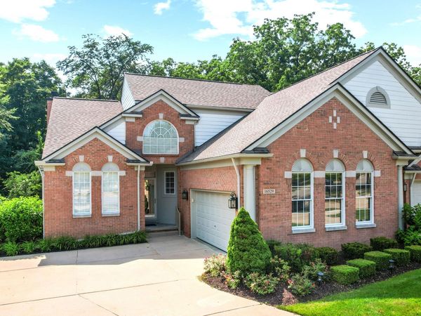 16529 Cottonwood Court, Northville, MI 48168