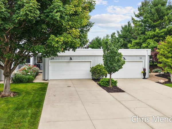 29 Sherman Avenue, Unit 24, Grand Haven, MI 49417