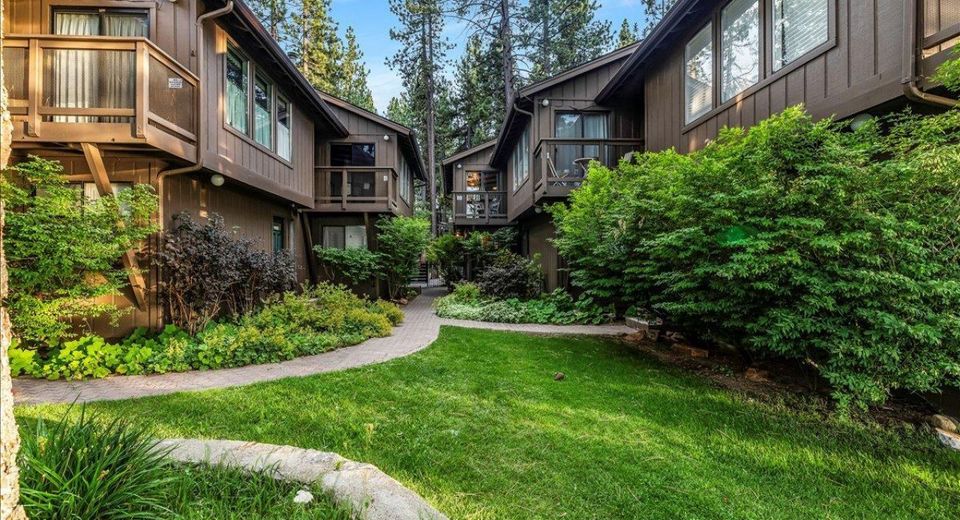 953 Lakeview Avenue, Unit 4, South Lake Tahoe, CA 96150 Photo