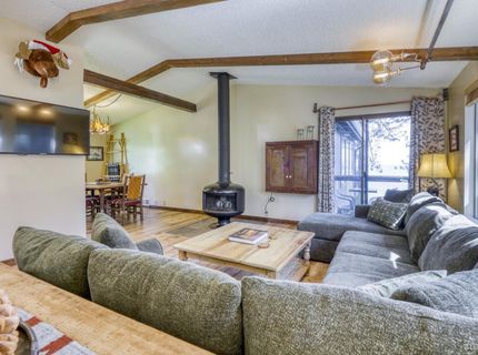 953 Lakeview Avenue, Unit 4, South Lake Tahoe, CA 96150 Photo