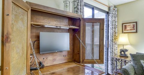 953 Lakeview Avenue, Unit 4, South Lake Tahoe, CA 96150 Photo