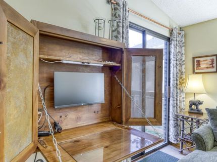 953 Lakeview Avenue, Unit 4, South Lake Tahoe, CA 96150 Photo