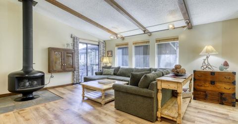 953 Lakeview Avenue, Unit 4, South Lake Tahoe, CA 96150 Photo