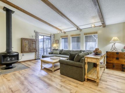 953 Lakeview Avenue, Unit 4, South Lake Tahoe, CA 96150 Photo