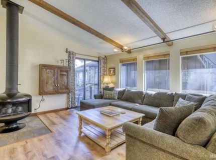 953 Lakeview Avenue, Unit 4, South Lake Tahoe, CA 96150 Photo