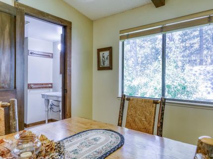953 Lakeview Avenue, Unit 4, South Lake Tahoe, CA 96150 Photo