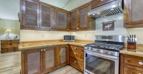 953 Lakeview Avenue, Unit 4, South Lake Tahoe, CA 96150 Photo