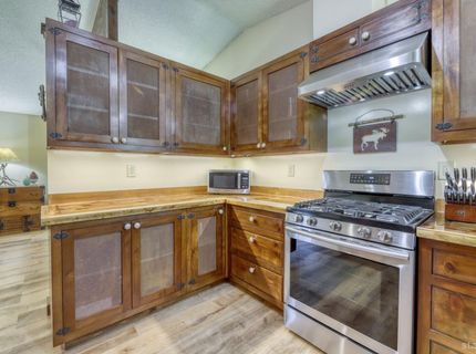 953 Lakeview Avenue, Unit 4, South Lake Tahoe, CA 96150 Photo