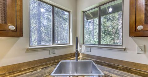 953 Lakeview Avenue, Unit 4, South Lake Tahoe, CA 96150 Photo