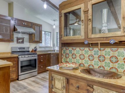 953 Lakeview Avenue, Unit 4, South Lake Tahoe, CA 96150 Photo