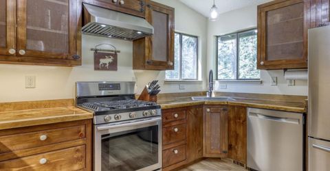 953 Lakeview Avenue, Unit 4, South Lake Tahoe, CA 96150 Photo