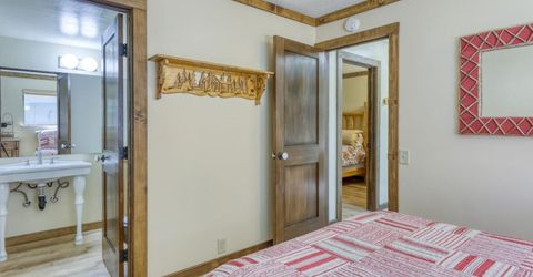 953 Lakeview Avenue, Unit 4, South Lake Tahoe, CA 96150 Photo