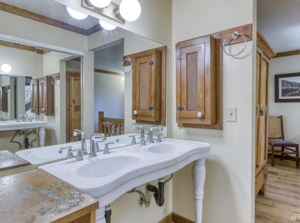 953 Lakeview Avenue, Unit 4, South Lake Tahoe, CA 96150 Photo