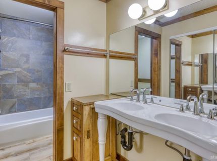 953 Lakeview Avenue, Unit 4, South Lake Tahoe, CA 96150 Photo