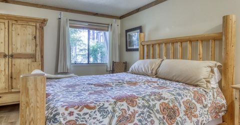 953 Lakeview Avenue, Unit 4, South Lake Tahoe, CA 96150 Photo