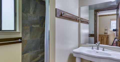 953 Lakeview Avenue, Unit 4, South Lake Tahoe, CA 96150 Photo