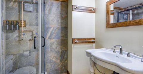 953 Lakeview Avenue, Unit 4, South Lake Tahoe, CA 96150 Photo