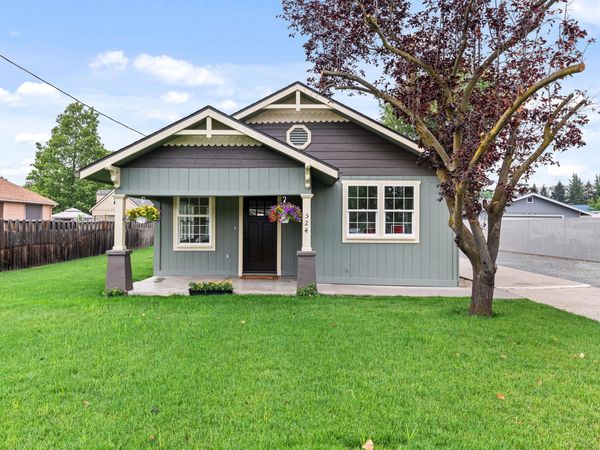 524 Berrydale Avenue, Medford, OR 97501
