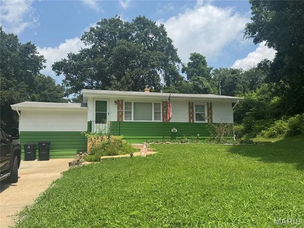 10767 Oak Avenue , Unincorporated, MO 63114