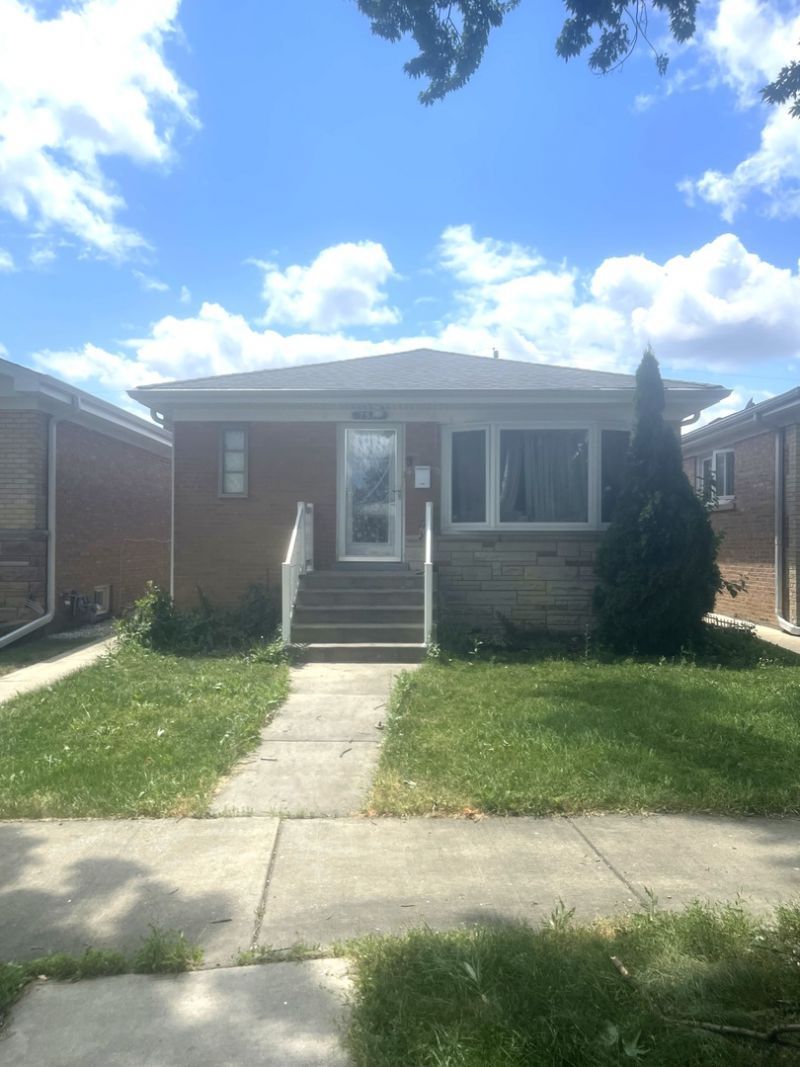 7519 W Winnemac Avenue , Harwood Heights, IL 60706