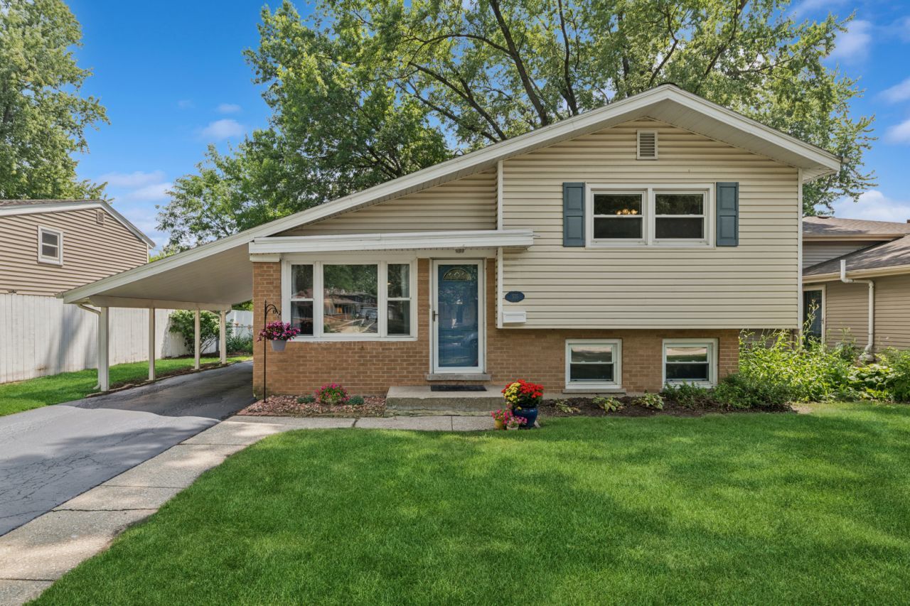 575 Lowden Avenue , Glen Ellyn, IL 60137
