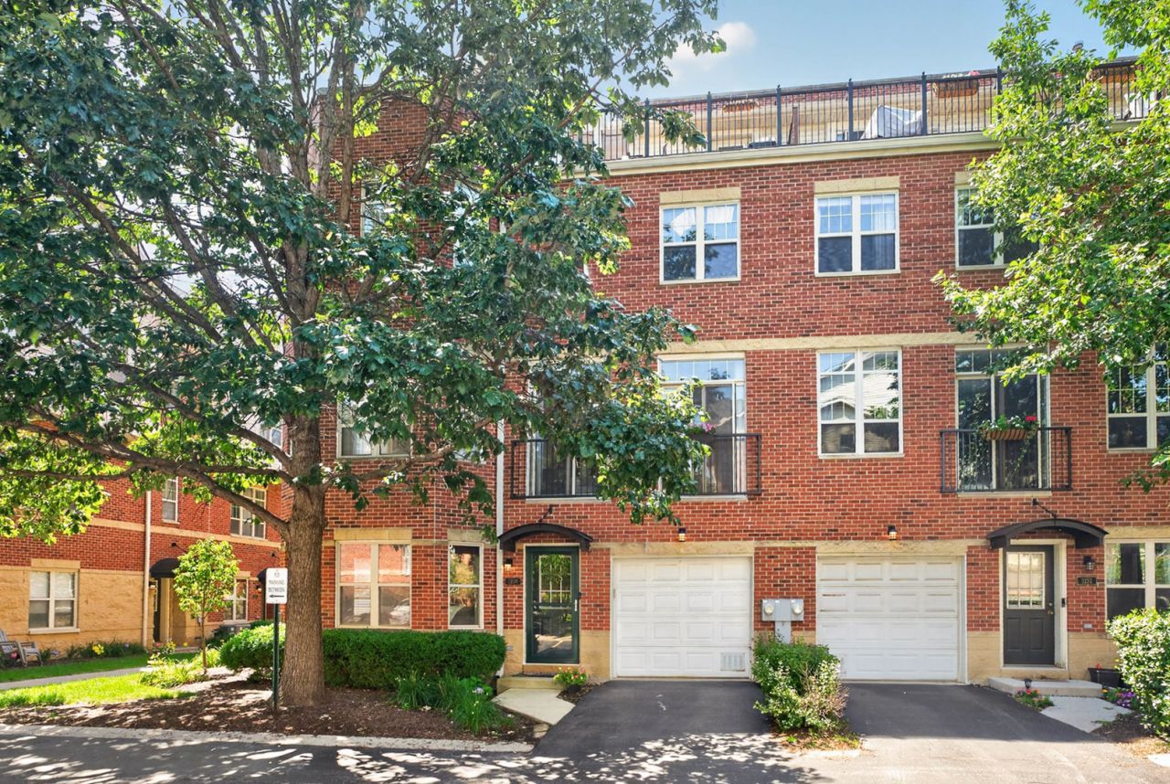 3250 N WASHTENAW Avenue , Chicago, IL 60618